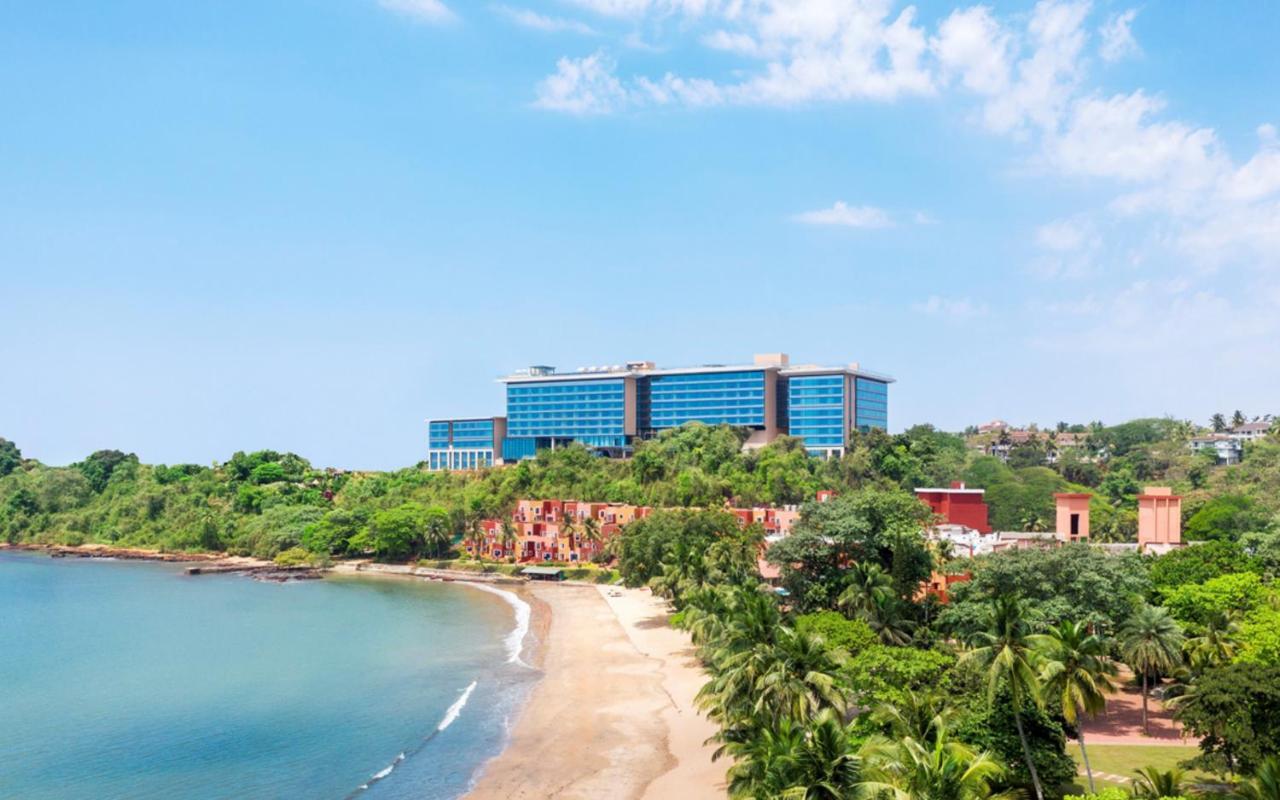 Taj Cidade De Goa Horizon, Goa Panaji Dış mekan fotoğraf View of the hotel from the beach